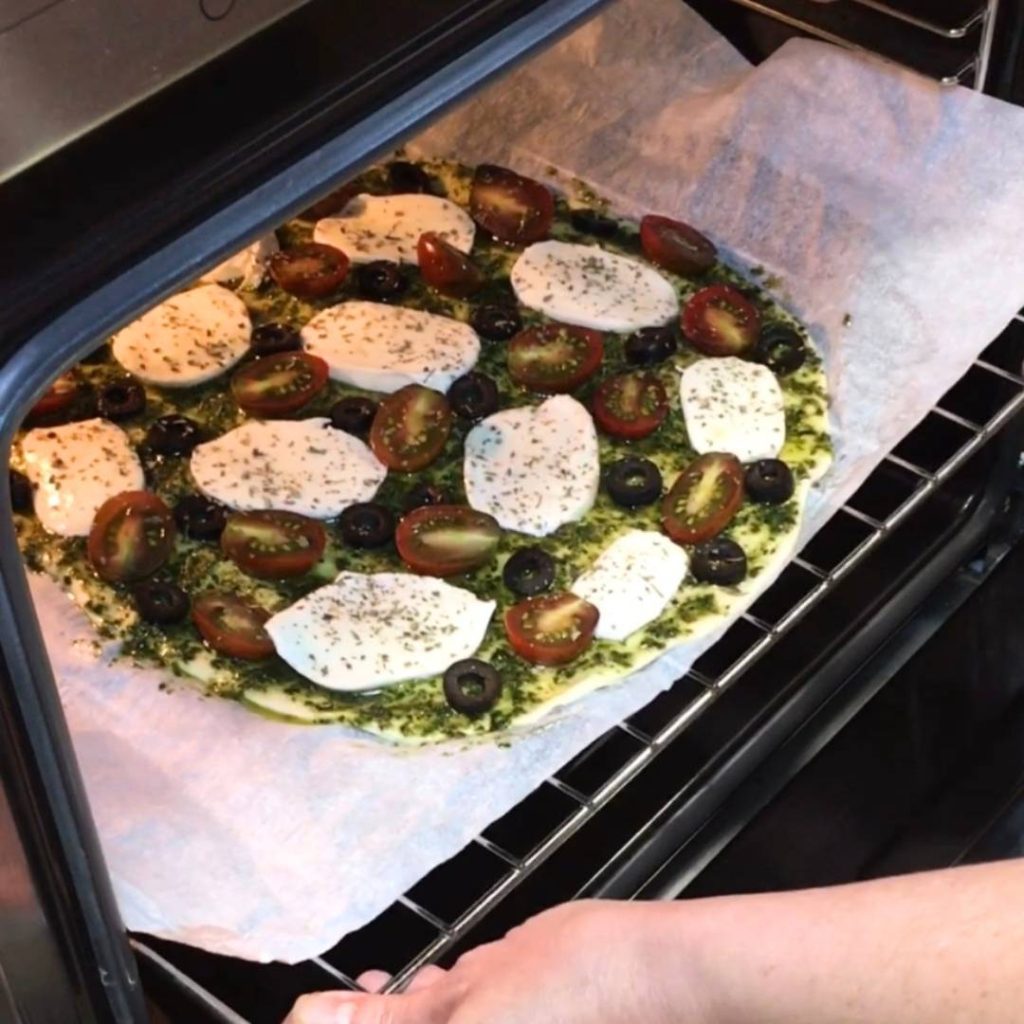 Pizza al Pesto Horno