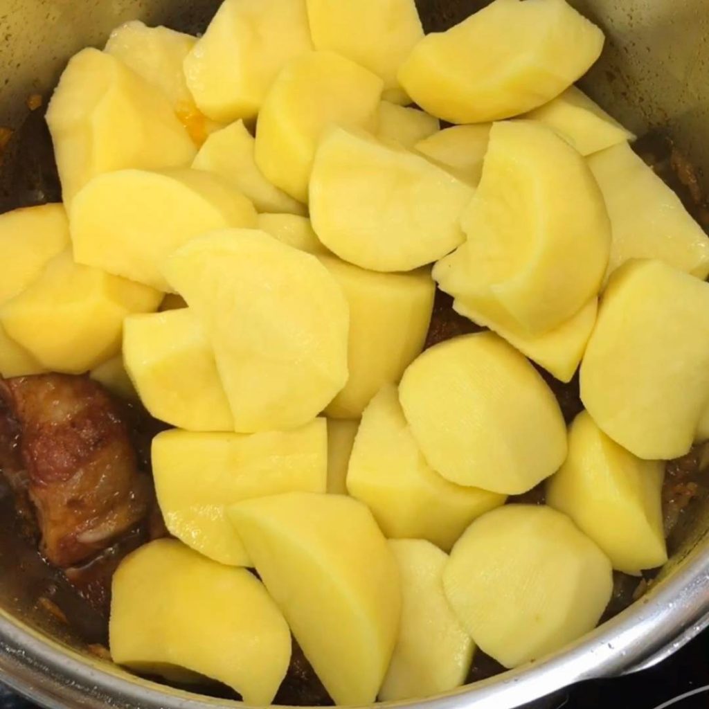 Guiso de Patatas con Costillas de Cerdo Iberico