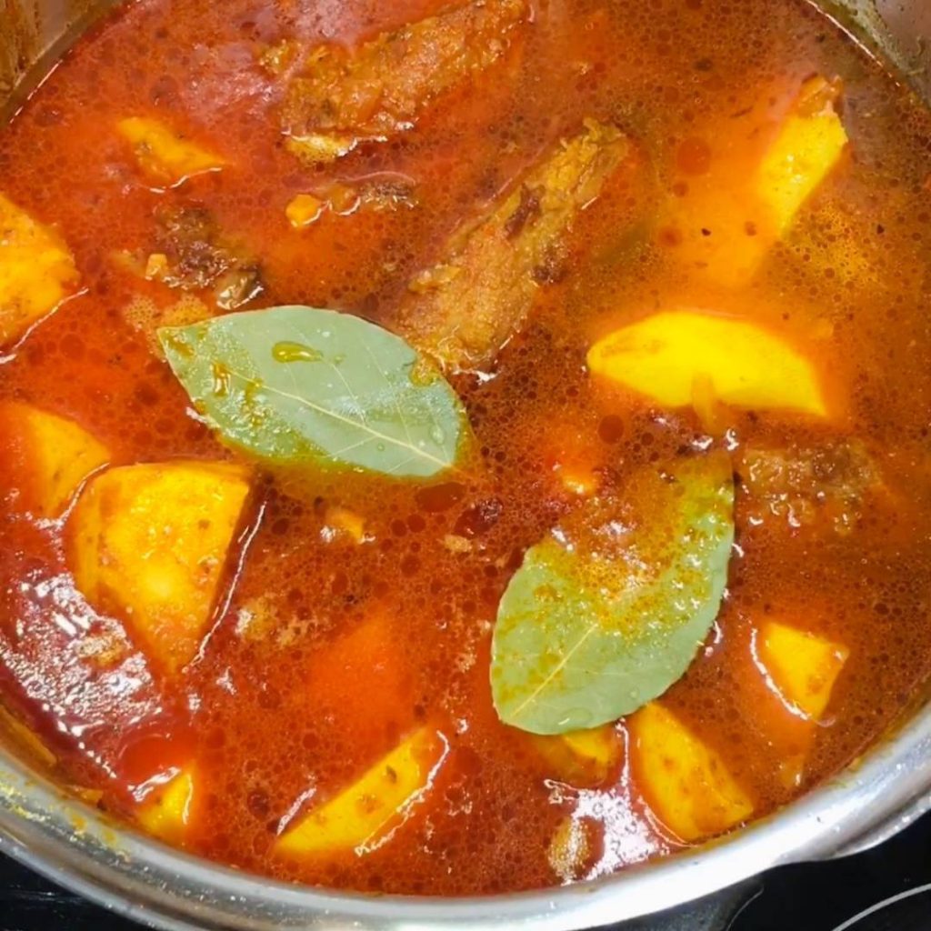 Guiso de Patatas con Costillas de Cerdo Iberico