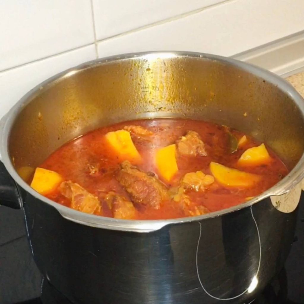 Guiso de Patatas con Costillas de Cerdo Iberico
