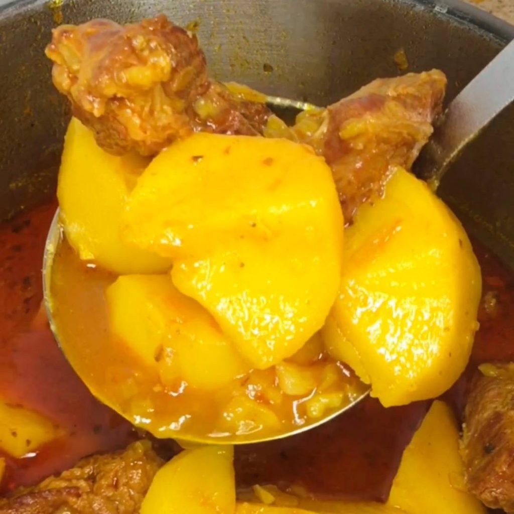 Guiso de Patatas con Costillas de Cerdo Iberico