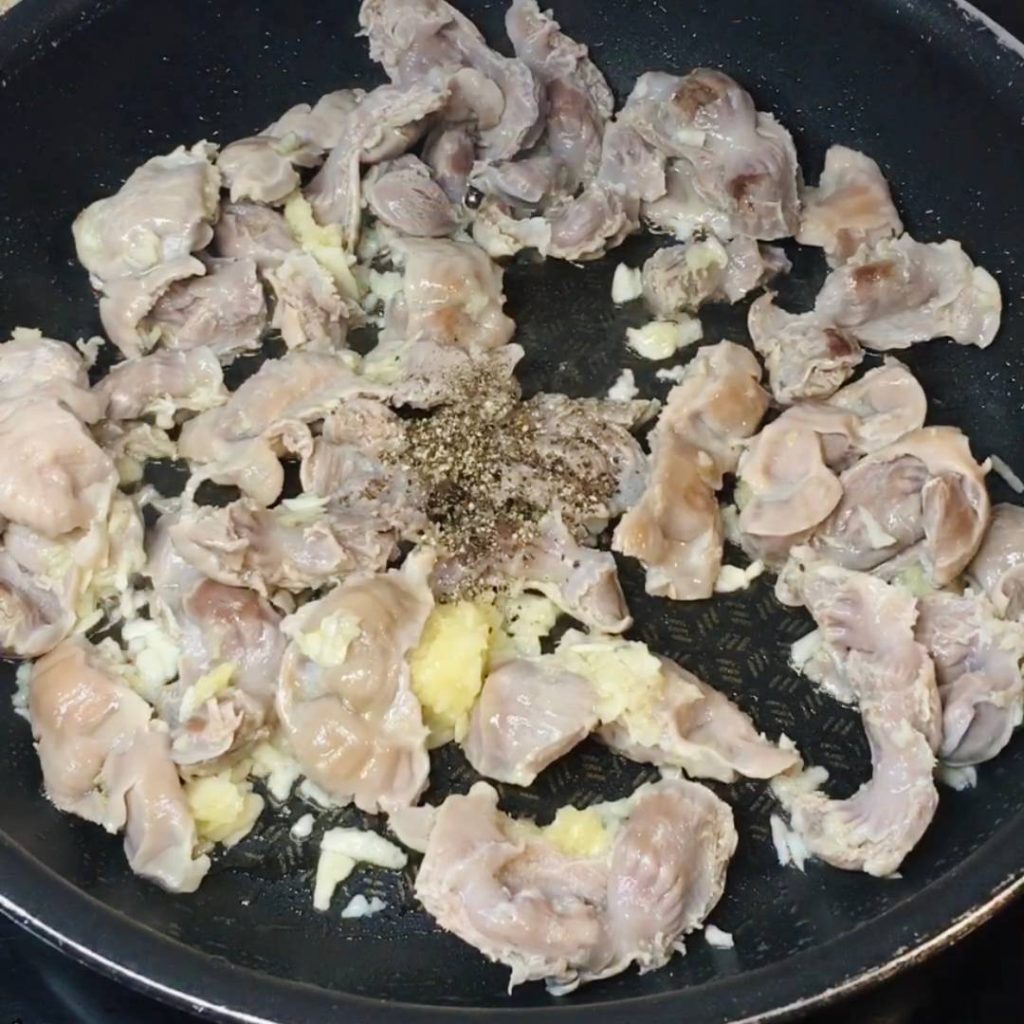 Mollejas de Pollo al Ajillo